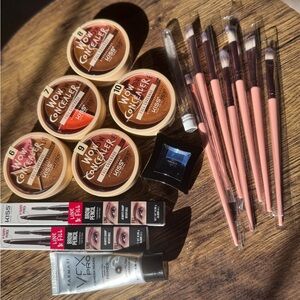 Set Kiss Wonder Concealer and Pink Brush Collection